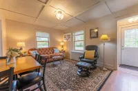 Camp Street Haven: 2-Bedroom Peaceful Getaway