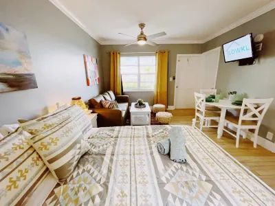 씨 스텝스 바이 로월클 Laguna Bay Nursery Inc 주변 호텔