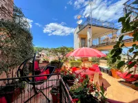 Central Spoleto Apartment with Large Sunny Terrace with Views