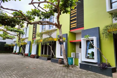 Lonari Hotel Hotels in Deli Tua Timur