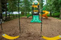 Fairy Bay Lakehouse Hotels in Huntsville