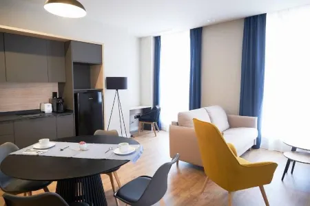 Dorm4You Arena 2 Отели в г. Horta of Valencia