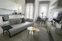 Charming and Modern Three-Bedroom Apartment in the Heart of the City of Asti Hotel di Asti