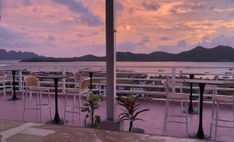 Sunburn Suites Coron