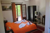 Artemis Apartments Hotels in Papigko