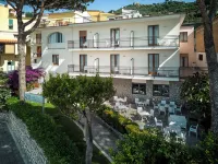 Sea Breeze Residence Hotels in Massa Lubrense