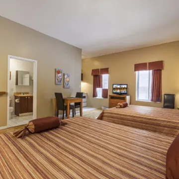 Hotel Quartier des Spectacles Отели в г. Монреаль