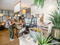 Wombat's City Hostel Vienna Naschmarkt Các khách sạn gần Ga metro Schottenring
