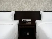 Singharaj Boutique Hotel Hotels near Phra Sing