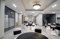 Saltstayz Select - Golf Course Road & Sector 57