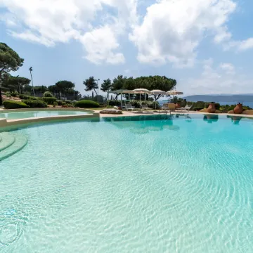 Residence le Grazie Est Отели в г. Каполивери