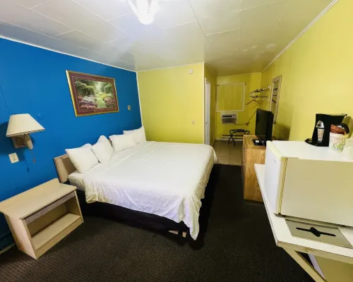 Crown Inn Hotels in Raton