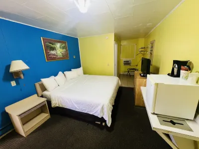 Crown Inn Hotels in Raton