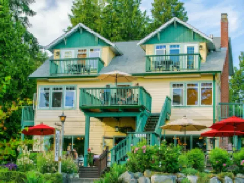 Bonniebrook Lodge Hotels in Sunshine Coast