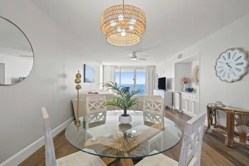 Majestic Beach Resort by Book That Condo - 4 tähden