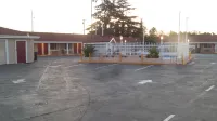 Holiday Motel Oakdale - Motels