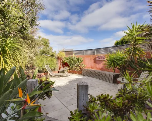 Smith Beach Getaways Beachwood Garden Studio Hotels in Smiths Beach