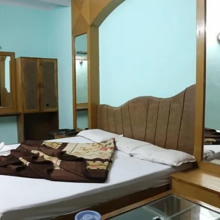 Hotel Delhi Regency Отели рядом с достопримечательностью «Рынок Садар-Базар»