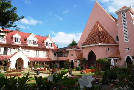 โรงแรม Empress Da Lat