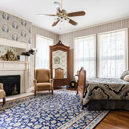 Vrooman Mansion B&B