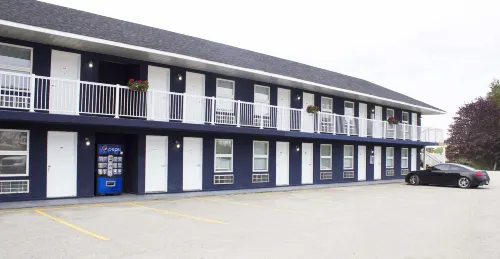 Bowmanville Marina Inn & Suites Hotels in Clarington