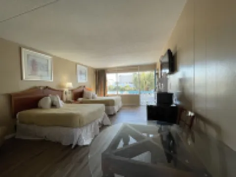 Polynesian Oceanfront Hotel