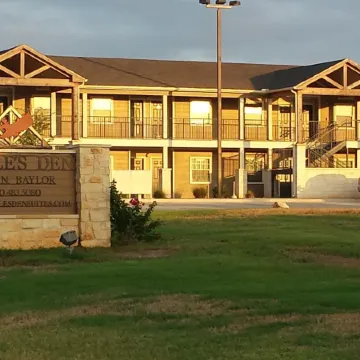 Eagle's Den Suites Cotulla a Travelodge by Wyndham