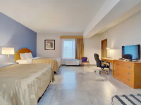 Quality Inn & Suites Cvg Airport Hotels in Erlanger