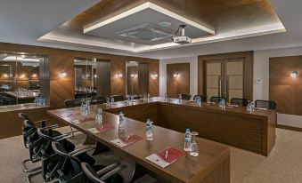 B Business Hotel & Spa