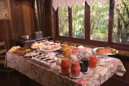 Hotel Fioreze Chalés