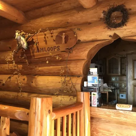 Log Hotel Kamloops