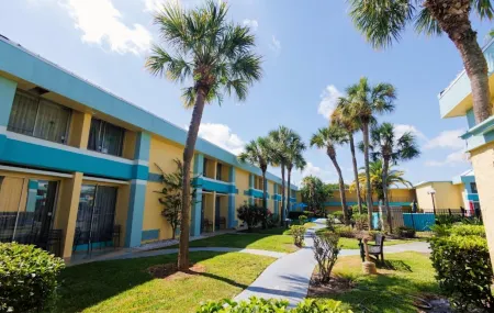 Bposhtels Orlando Florida Mall Отели рядом с достопримечательностью «Hukoo's Family Fun»