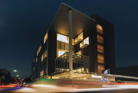 Olive Bangkok Hotel Отели рядом с достопримечательностью «Regent Home 9 Condo»