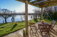 Shamrock Cottage Hotels in 