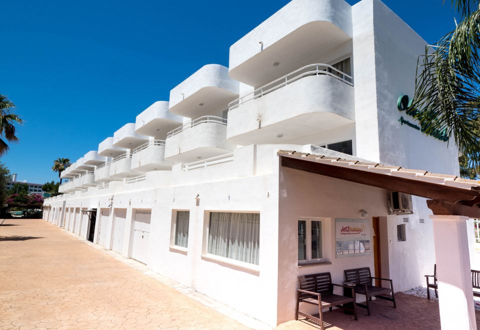 APARTAMENTOS THE OLIVE BEACH ALCUDIAOver view