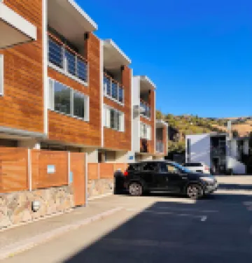 Sumner Bay Motel Hotels near Mount Pleasant