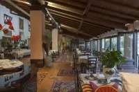 Villa Dei Papiri Resort
