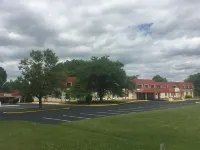 Albert Lea Inn and Suites - parking