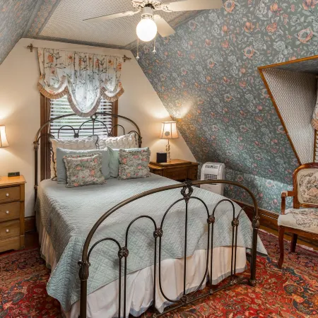 Cedar Crest Inn