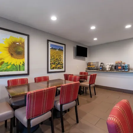 Comfort Inn & Suites Hays I-70