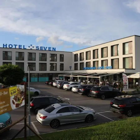 Hotel Seven