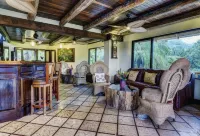 Sleeping Giant Rainforest Lodge Hotel di Belmopan