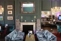 Kings Hotel Hotels in Moulton