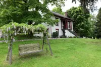 The Pines of Dresden Hotels in Jefferson Township