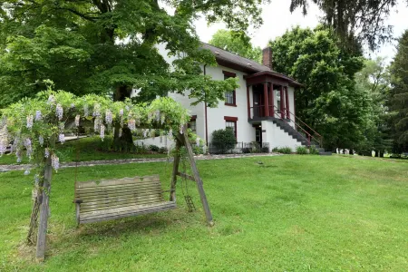 The Pines of Dresden Отели в г. Coshocton County