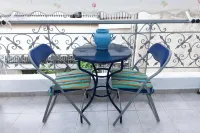 Chrisoupoli Cheerful 2 Bd Apt with Balcony Hotel dekat Agia Varvara