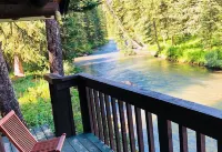 Grizzly Lodge - parking