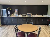 Super 8 by Wyndham Shelbyville