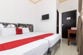 RedDoorz Near Sam Ratulangi Airport Manado