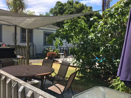 Colonial House Motel